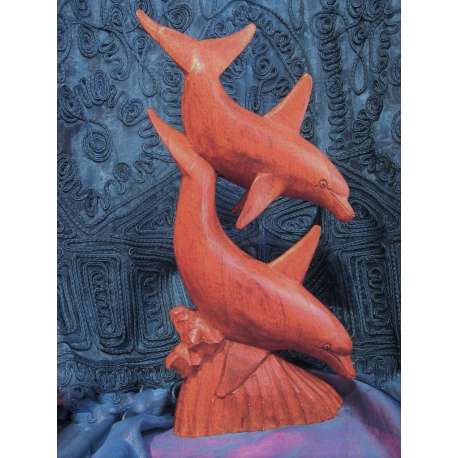 DELFINES EN MADERA TALLADA