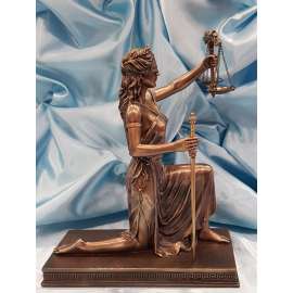 DIOSA THEMYS CON ESPADA-VERONESE STUDIO COLLECTION