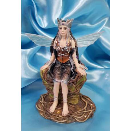 QUEEN OF THE WOOD-RENEE BIERTEMPFEL