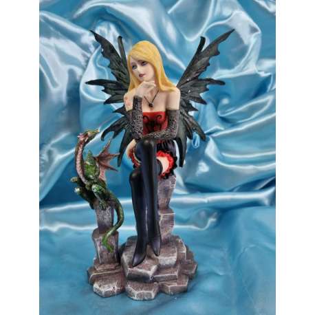 HADA CON DRAGON VERDE-ANGELA MARTEEN