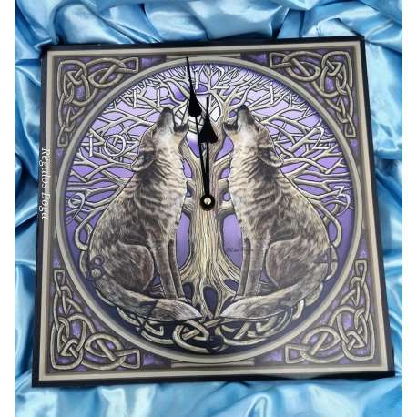 RELOJ DE PARED LOBOS CELTAS-LISA PARKER