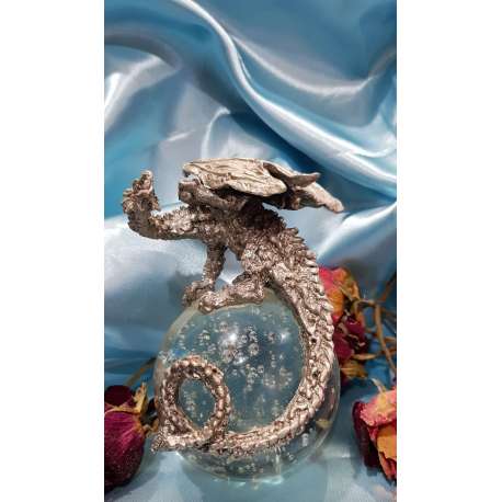 BOLA DE CRISTAL CON DRAGON