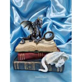 MINIATURE SCHOLARS TRINKET BOX