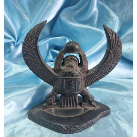 RAMSES II SEDENTE SOBRE TRONO