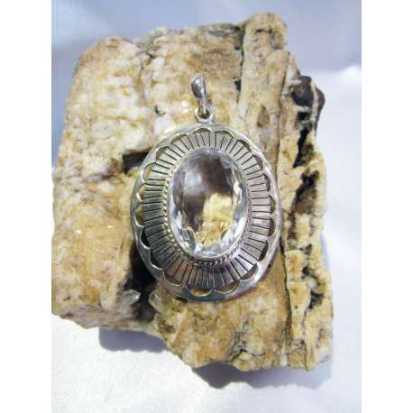 COLGANTE DE PLATA Y CUARZO BLANCO