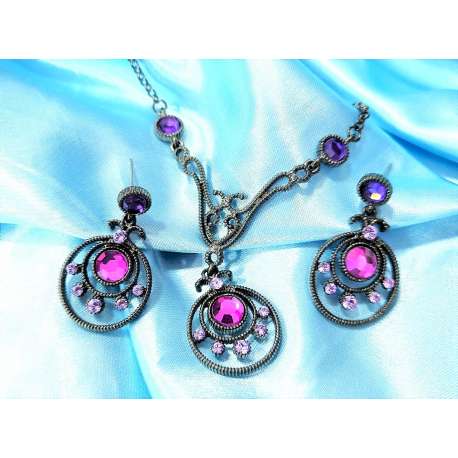 CONJUNTO DE GARGANTILLA Y PENDIENTES MALVA