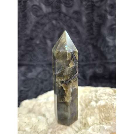 PUNTA DE LABRADORITA DE MADAGASCAR