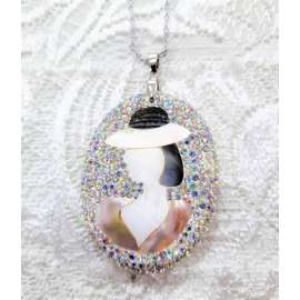 CAMAFEO COLGANTE DE CRISTAL DE STRASS Y NACAR