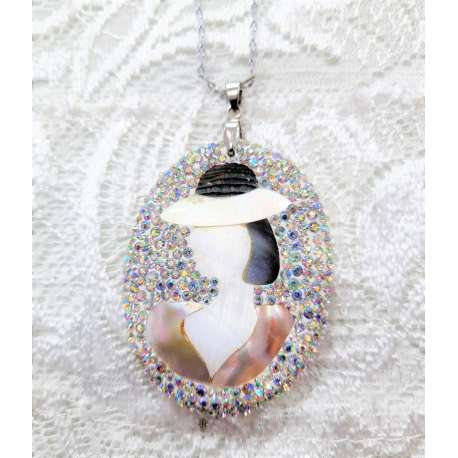 CAMAFEO COLGANTE DE CRISTAL DE STRASS Y NACAR